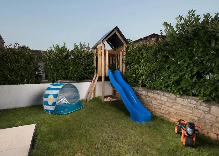 Holiday home Theo Visnjan