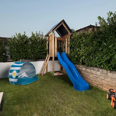 Holiday home Theo Visnjan